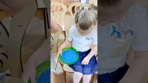 Разминка перед занятием в хоровом кружке "Королёк". Игра "Шишечка"