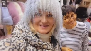 Гуляем со Светой,Замёрзли в парке,Зашли к Зохре и купили красивые Шапки Ужин в Грузинском Ресторане