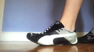 Puma Future Cat black sockless barefeet