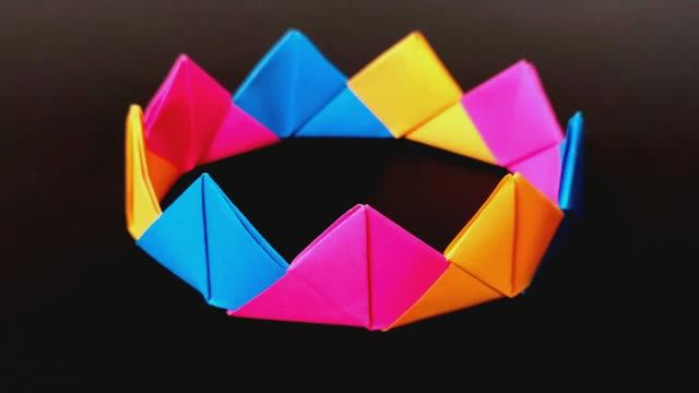Оригами корона из бумаги
