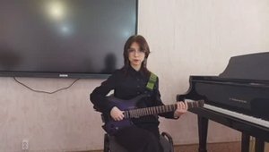 Филатова Ярослава, 14 лет . Видео визитка о себе для конкурса "Путь к мечте", электрогитара