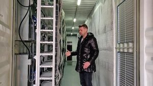 Флагман среди контейнеров для майнинга