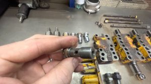 Ремонт гидра-распределителя от мини погрузчика UNC-060/ ремонт гидравлики/ ремонт управление стрелой