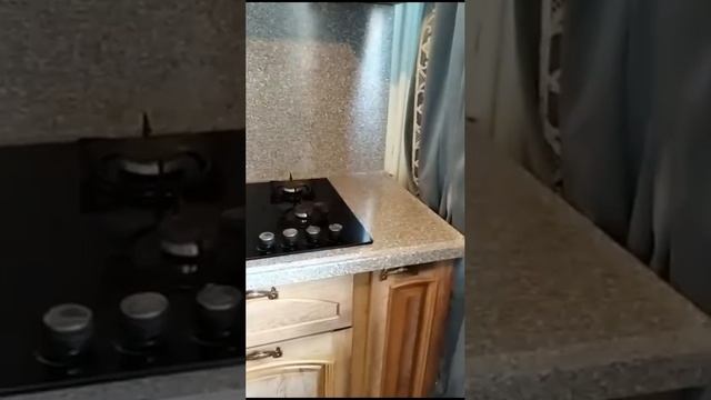 Интегрированный фартук из камня