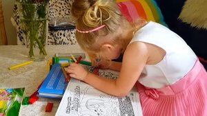 Раскраска для детей. Раскрашиваем картинки и придумываем истории Colouring and telling stories