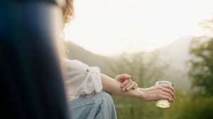 8033524-uhd_3840_2160_24fps