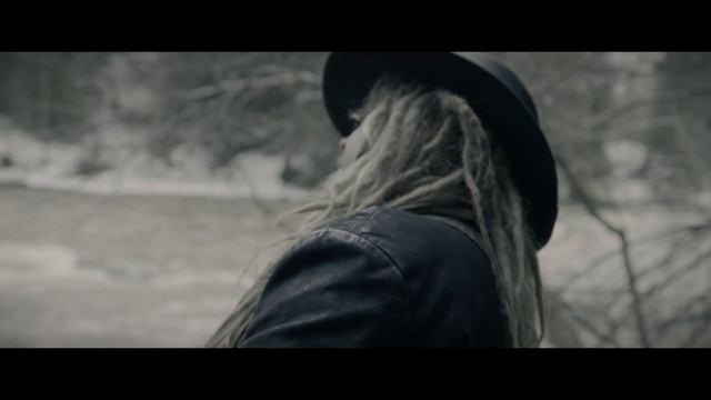 KORPIKLAANI - Harhainen höyhen (с переводом на русский) смотреть онлайн