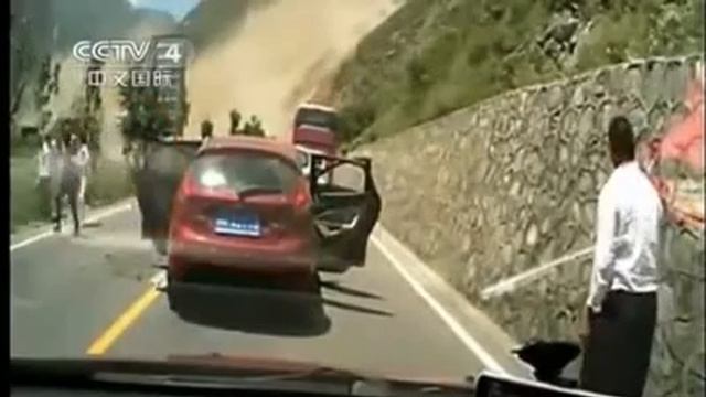 Камнепад на дорогу