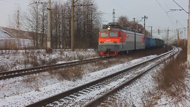 ВЛ10У-867 (РЖД/Окт, ТЧ-21 Волховстрой) с грузовым поездом повышенной длины