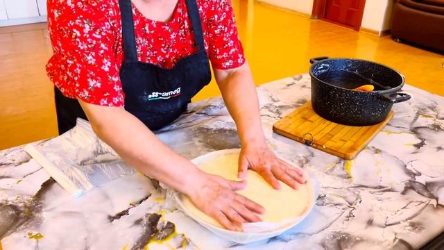 Наполеон торт с заварным кремом со сливками и сгущенкой. Хрустящие коржи