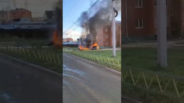 Софьино (Раменский г.о.), где, предположительно, в результате падения обломков БПЛА загорелось авто