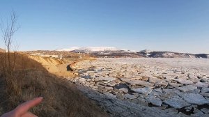 На море возле Мамонта в Магадане. Охотское море в мае. 2020