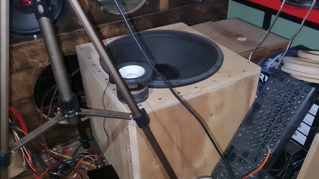 Эстрадный НЧ Soundking FB1501G это вам не кричалка смотреть онлайн