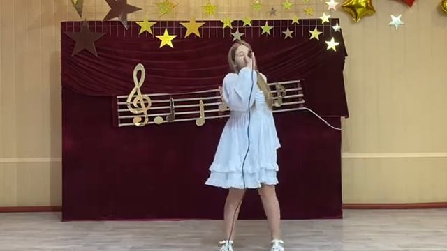 София Лящевская. "Улыбайся" Музыка - Леонида Терещенко, слова - Екатерины Иванчиковой