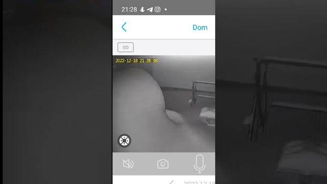 Бюджетная камера на солнечной батарее,  смогла выдержать снегопад и все еще подзаряжается