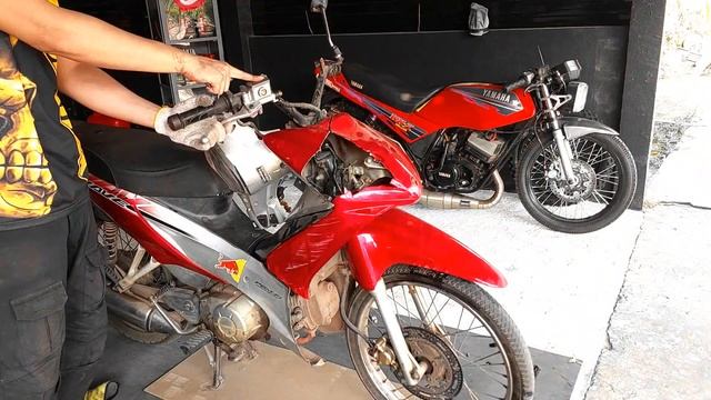 เปลี่ยนปั้มบนเวฟ 110i ใส่น้ำมันเบรค DOT 4 Brembo смотреть онлайн