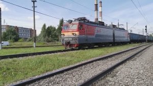 электровоз ВЛ10У-394 с грузовым поездом на перегоне Ручьи-Полюстрово