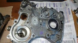 Почему мотор TOYOTA 1G издает жужжащий звук на холостом ходу.