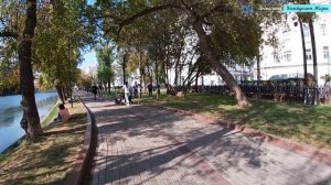 Голая женщина. Прогулки по Москве. Чистые пруды и Покровка. Путешествуем с Анжелиной.Дома не сидится