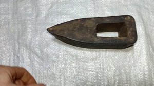 Старинный топор-колун