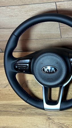 Перетянули руль от Kia Rio в натуральную кожу с сохранением работы обогрева