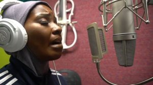 Makeba Mooncycle - Can You Feel Me - (Official Video)