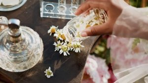 10536480-uhd_4096_2160_25fps