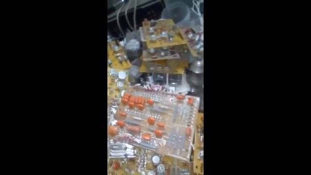 Шок! Огромное количество км конденсаторов в одном приборе!