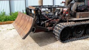 Трактор выезжает!!!