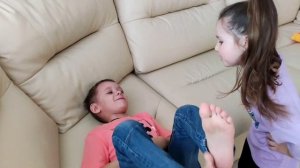 Микробы. Как Мелания и Никита искали микробы.