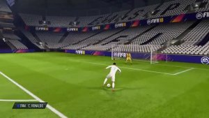 КАК ФИНТИТЬ В ФИФА 18 ЭФФЕКТИВНЫЕ ФИНТЫ