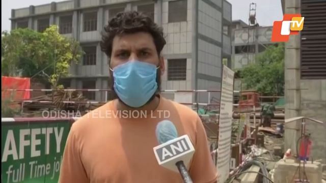 Road Caves In Due To Heavy Rain In Najafgarh (Delhi) смотреть онлайн