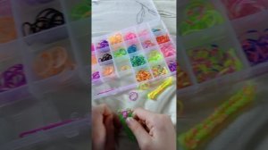 как плести из резиночек!!!