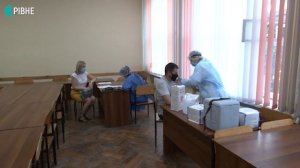 Вакцинація колективів: як це було у рівненському університеті