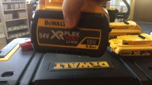 DeWALT DCB547 - DeWALT 54v Akku - DeWALT 54 volt Akku - DeWALT 18v akku - 54v vs. 18v