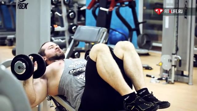 Это ЖИМ ГАНТЕЛЕЙ ЛЕЖА НА НАКЛОННОЙ СКАМЬЕ, детка! смотреть онлайн