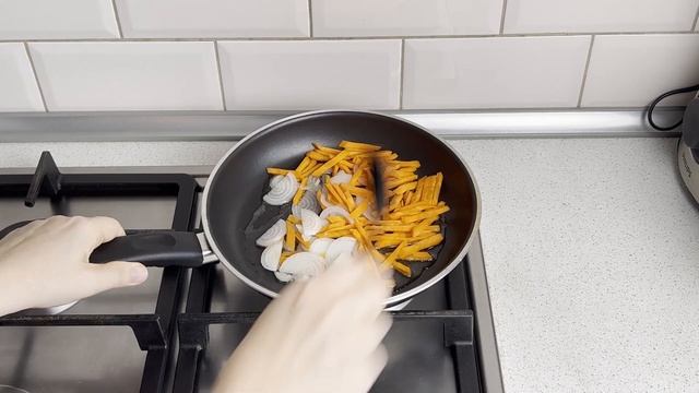КАК ПРИГОТОВИТЬ КАБАЧКИ С БОЛГАРСКИМ ПЕРЦЕМ? Вкусные тушеные овощи на сковороде на гарнир