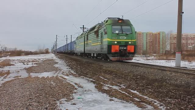 2ЭС4К-042 (РЖД/Окт, ТЧ-21 Волховстрой*) с контейнерным поездом