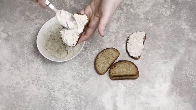 КАК ПРИГОТОВИТЬ БУТЕРБРОДЫ СО ШПРОТАМИ ЯЙЦАМИ И СОЛЕНЫМ ОГУРЦОМ? Вкусная закуска на любой праздник смотреть онлайн