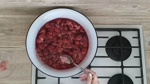 КАК ПРИГОТОВИТЬ ГУСТОЕ ВАРЕНЬЕ ИЗ КЛУБНИКИ С ЦЕЛЫМИ ЯГОДАМИ? Домашнее, вкусное, пятиминутка, на зиму