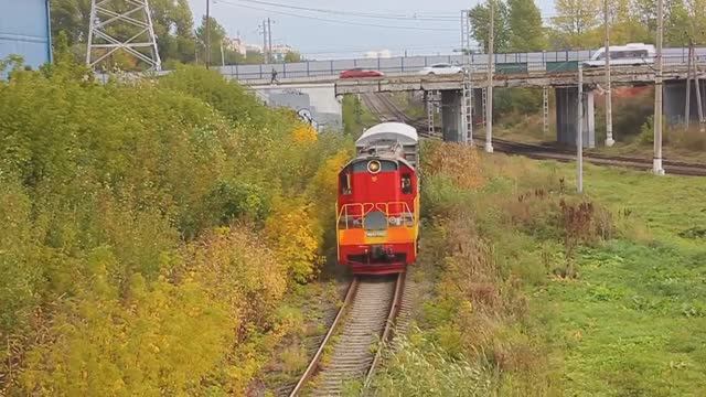 "Бадаевский бронепоезд": ЧМЭ3-5912 (РЖД/Окт, ТЧ-12), крытый вагон, ЧМЭ3Т-7292 (РЖД/Окт, ТЧ-12)