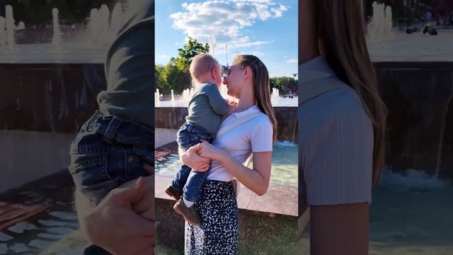 Фото детей сразу после рождения. Bad baby мама превратилась в ребенка. Мама лучших детей. Видео мамы меняются сыновьями. С днем сыновей мама радуется.