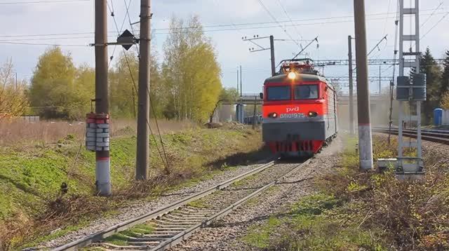 ВЛ10У-975 (РЖД/Окт, ТЧ-21 Волховстрой) с грузовым поездом