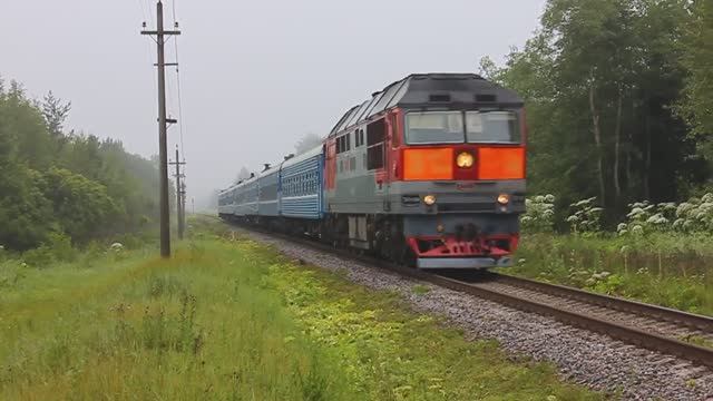 ТЭП70-0084 (РЖД_Окт, ТЧ-14) с поездом №250 Минск - СПб (БЧ)