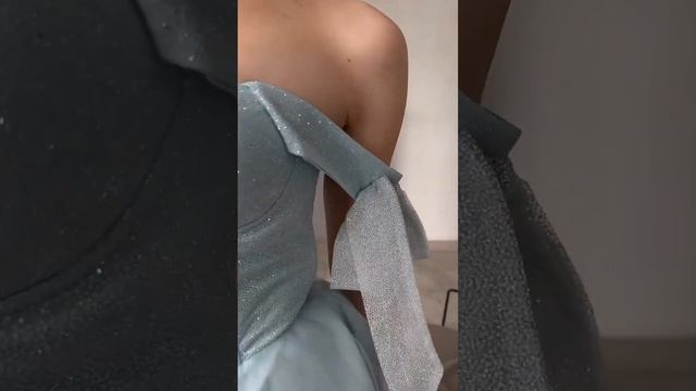 Вечернее платье Пэм миди в голубом цвете