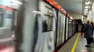 Обкатка поезда Москва 2020 в Белом окраске на станции Ленинский проспект