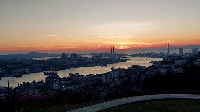 Нагорный парк/Закат солнца над городом Владивосток смотреть онлайн