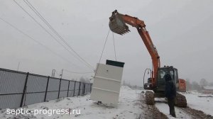 Монтаж септика Юнилос Астра 8, врезка трубы в станцию