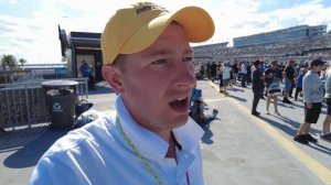 Гонка Наскар. Машина загорелась.