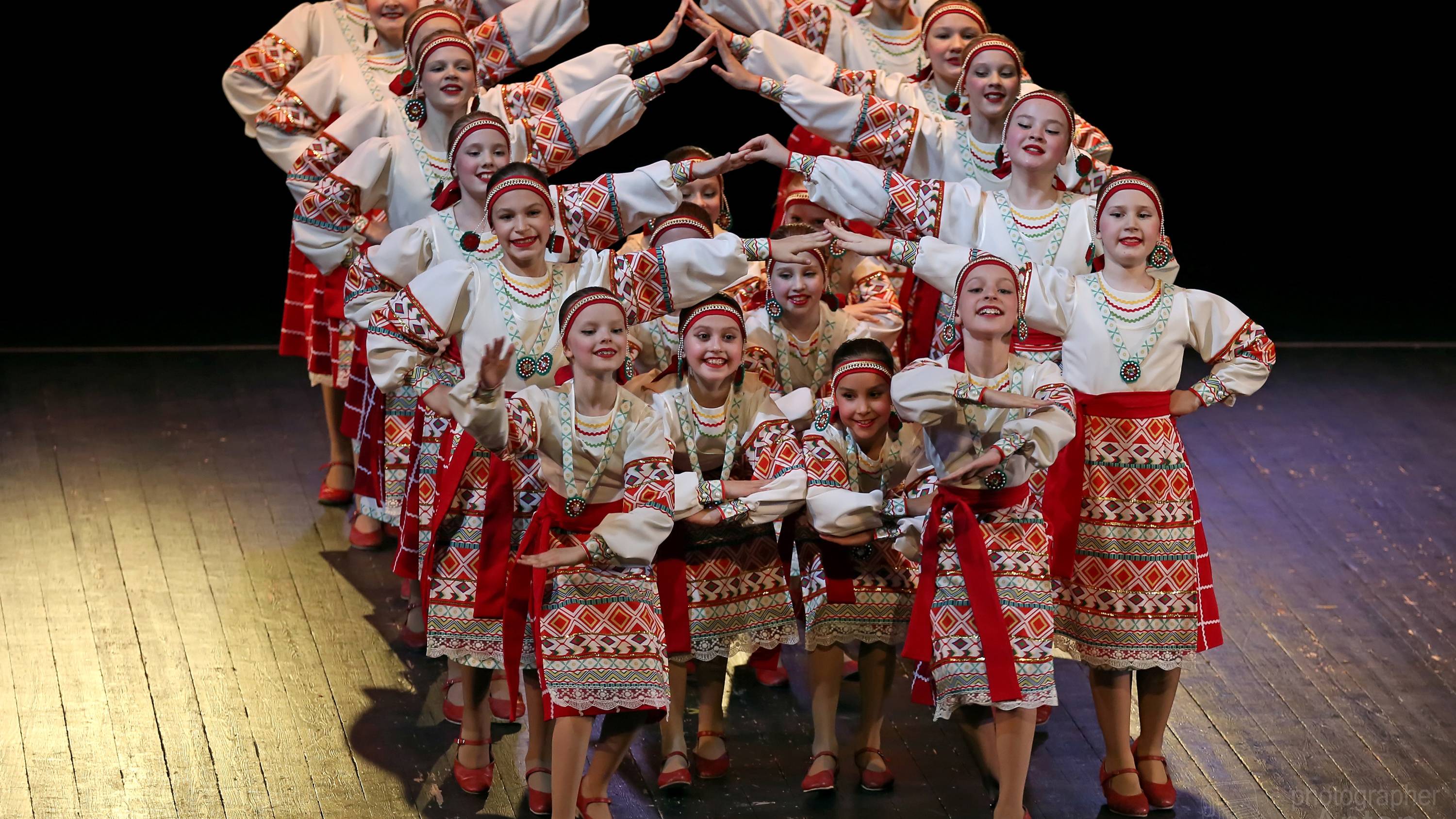 "Плетень", ансамбль "Ожерелье". "Wattle fence", ensemble "Necklace".